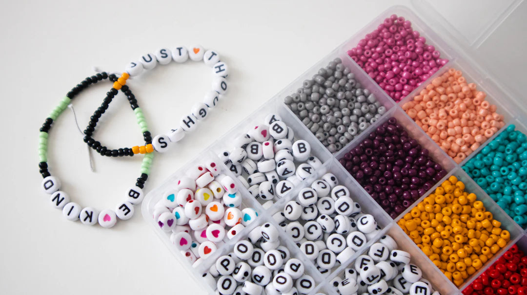 Skapa Smycken med Miyuki Seedbeads i Frostade Färger
