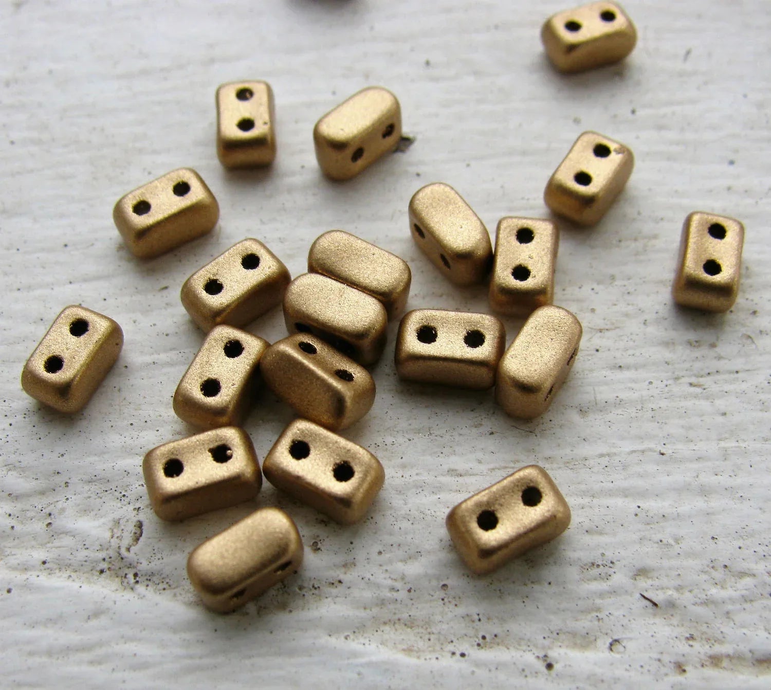 Ios® Par Puca® - Light Gold Matte, 10 gram Les perles par Puca® - Paris