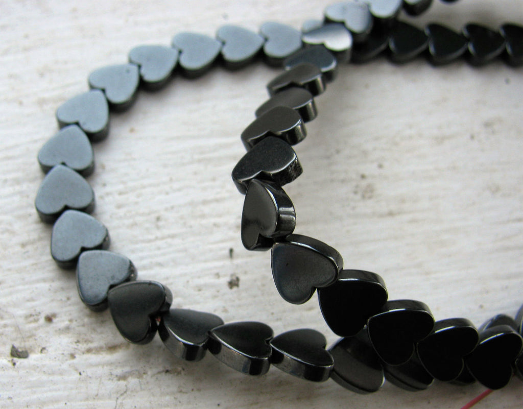 Hematit - Hjärtan 6mm, 1 sträng Hilmas Pyssel