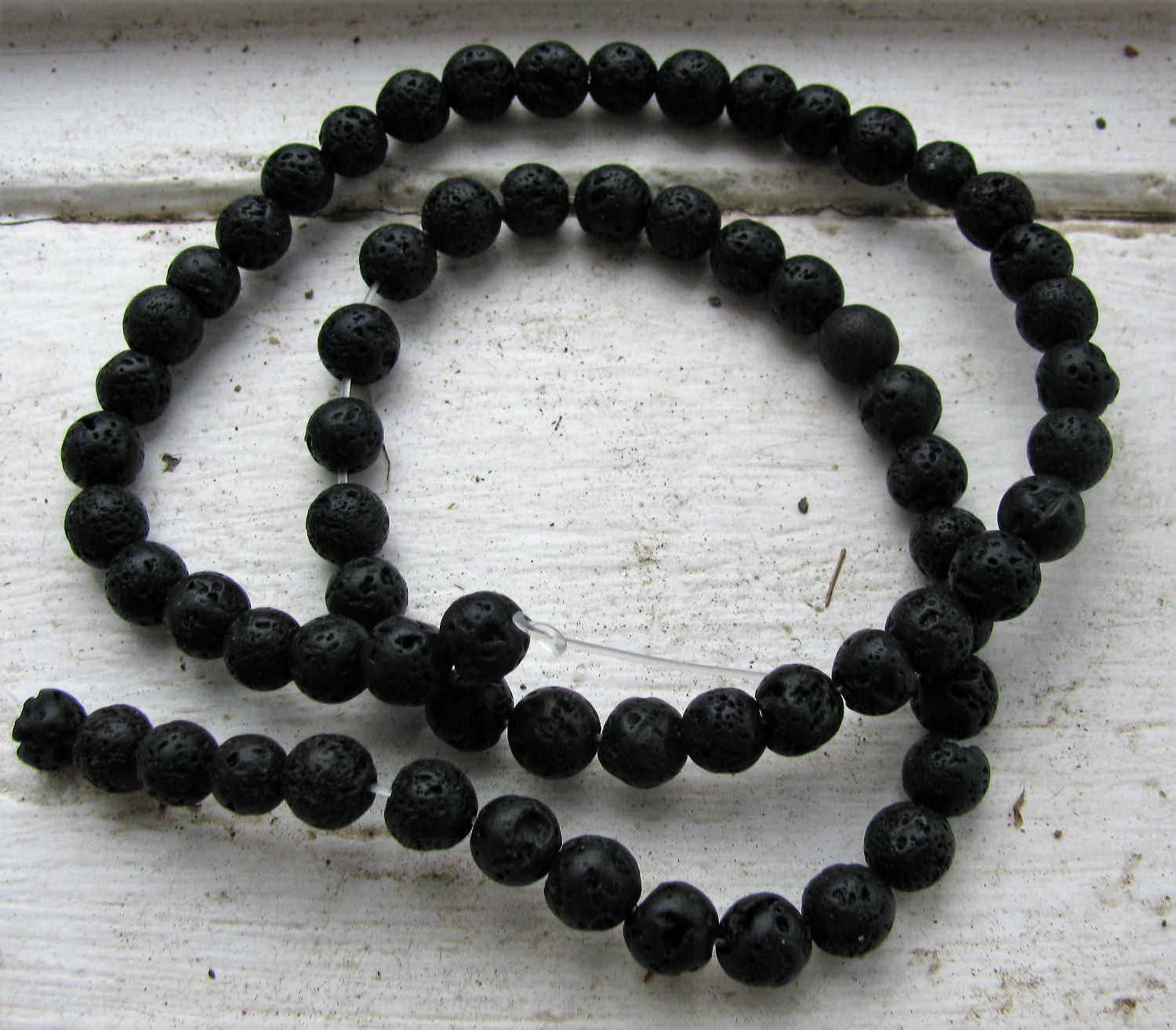 Lavasten - Svart 6 mm 1 sträng Hilmas Pyssel