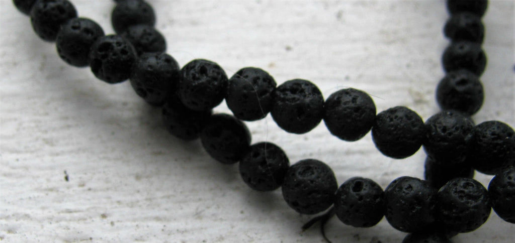 Lavasten - Svart 4 mm 1 sträng Hilmas Pyssel