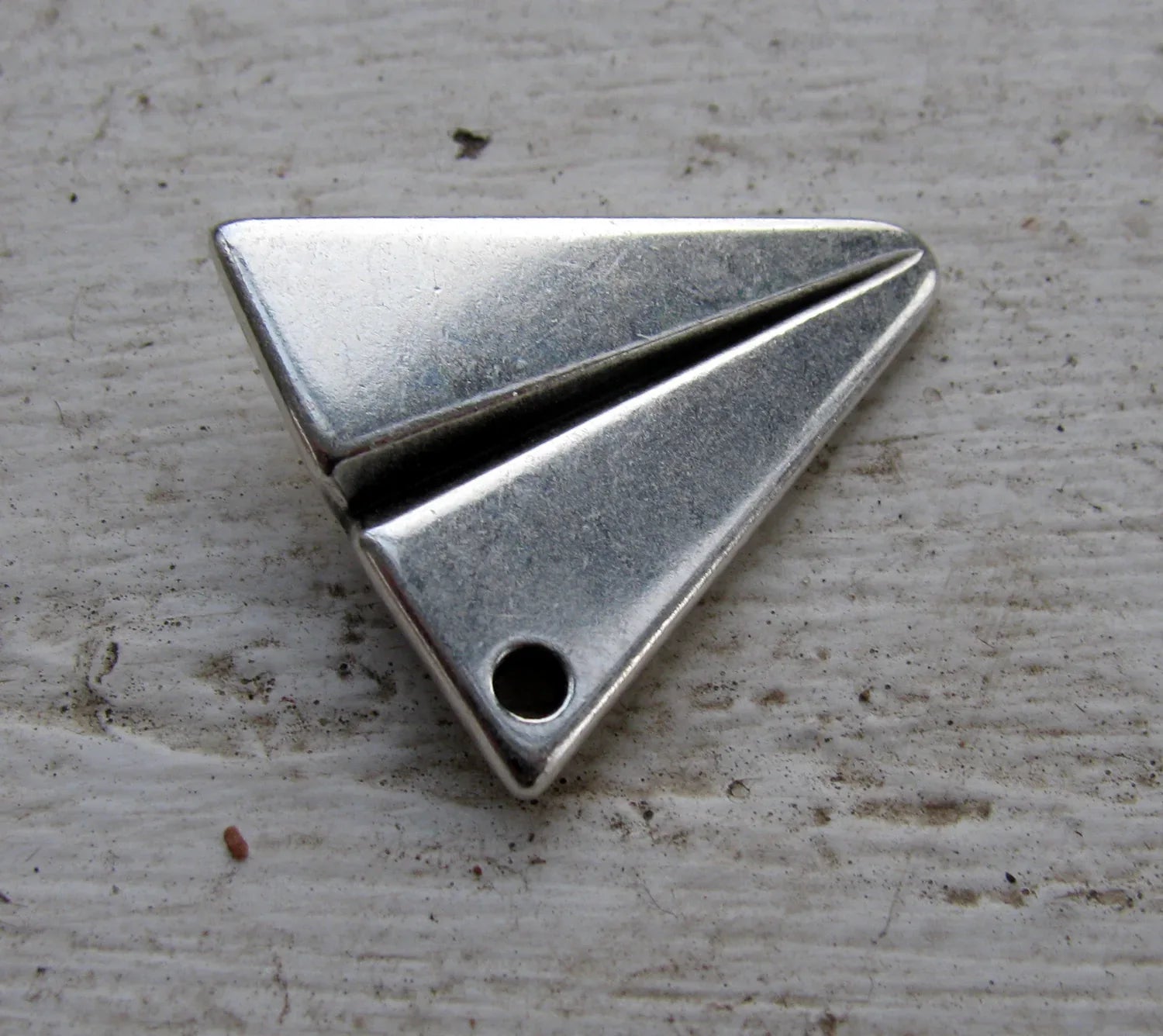 Berlock Silverfärgad - Pappersflygplan, 1 styck Grekisk Metall