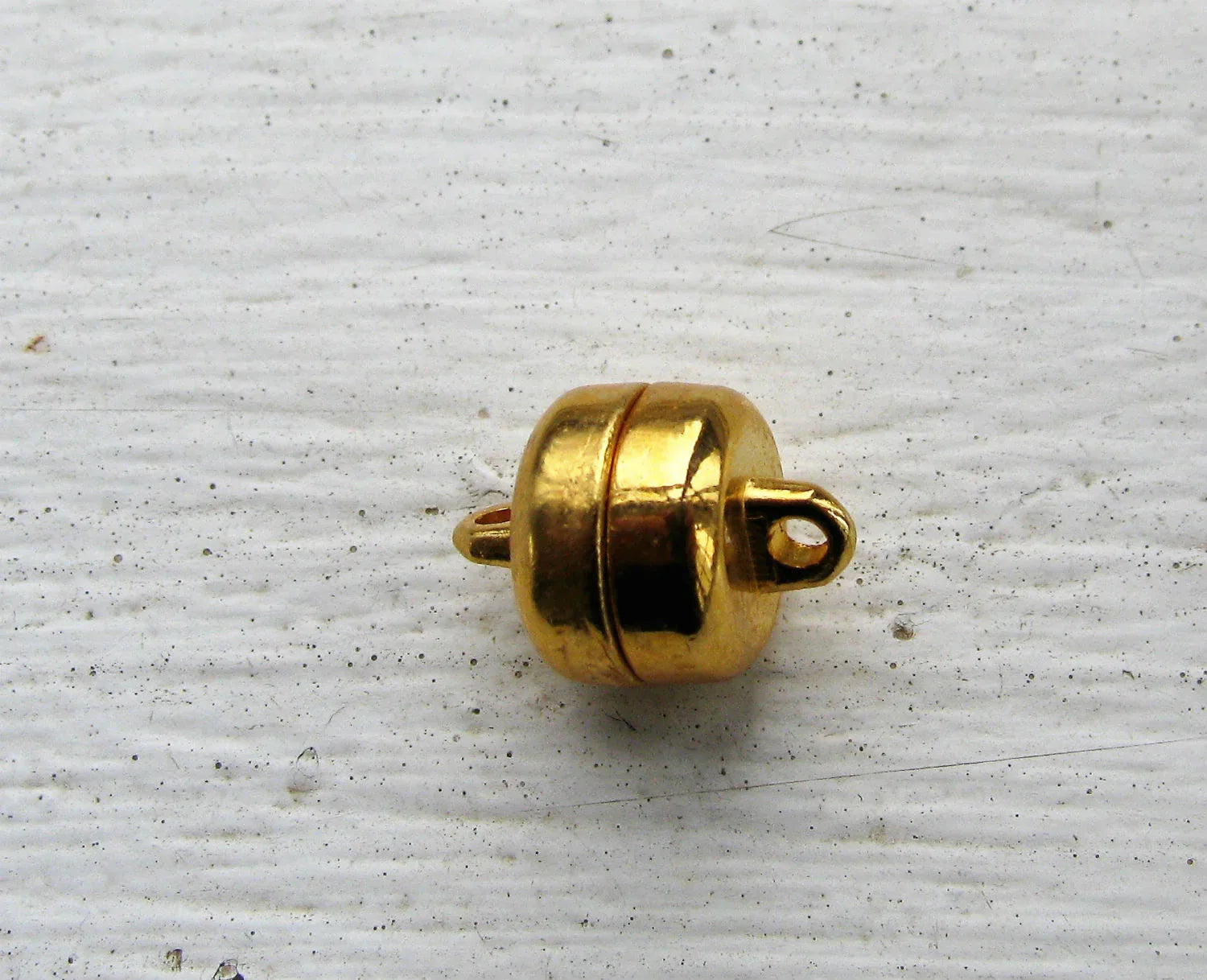 Magnetlås Guldfärgad - Enkel Platt rund 9x6,4mm 1 styck Grekisk Metall