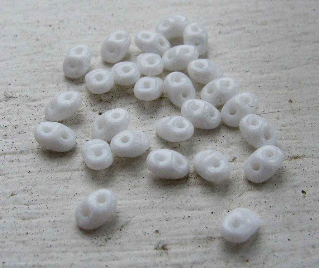 SuperDuo - Opaque White 10 gram Matubo