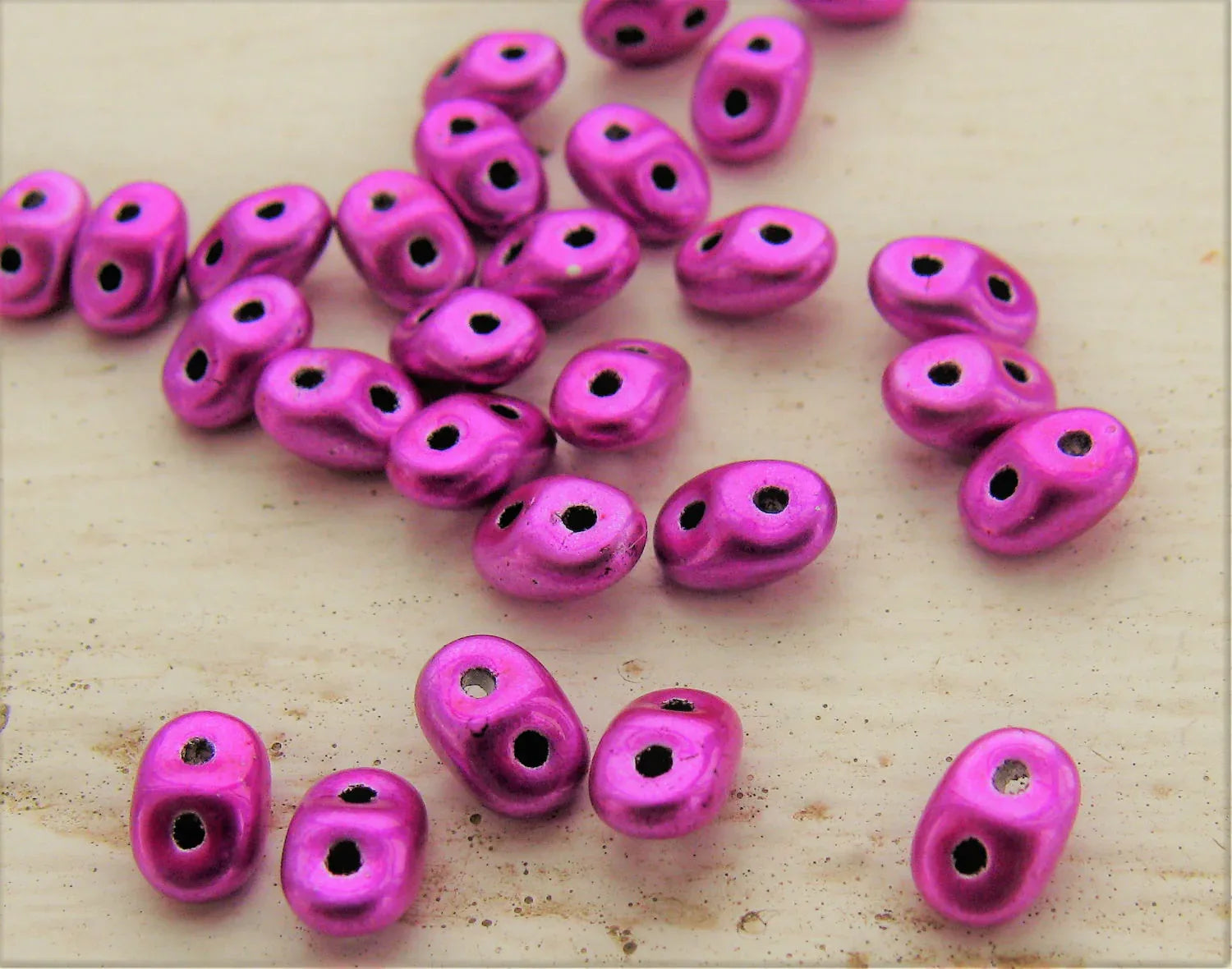 SuperDuo - Metalust Hot Pink 10 gram Matubo
