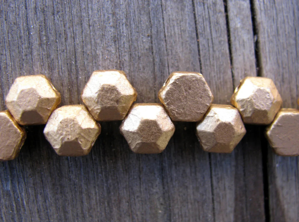 Honeycomb Jewel - Bronze Pale Gold 6mm, 1 sträng Hilmas Pyssel
