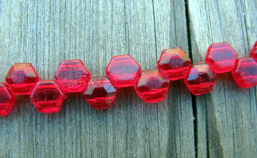Honeycomb Jewel - Ruby 6mm, 1 sträng Hilmas Pyssel