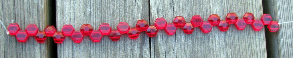 Honeycomb Jewel - Ruby 6mm, 1 sträng Hilmas Pyssel