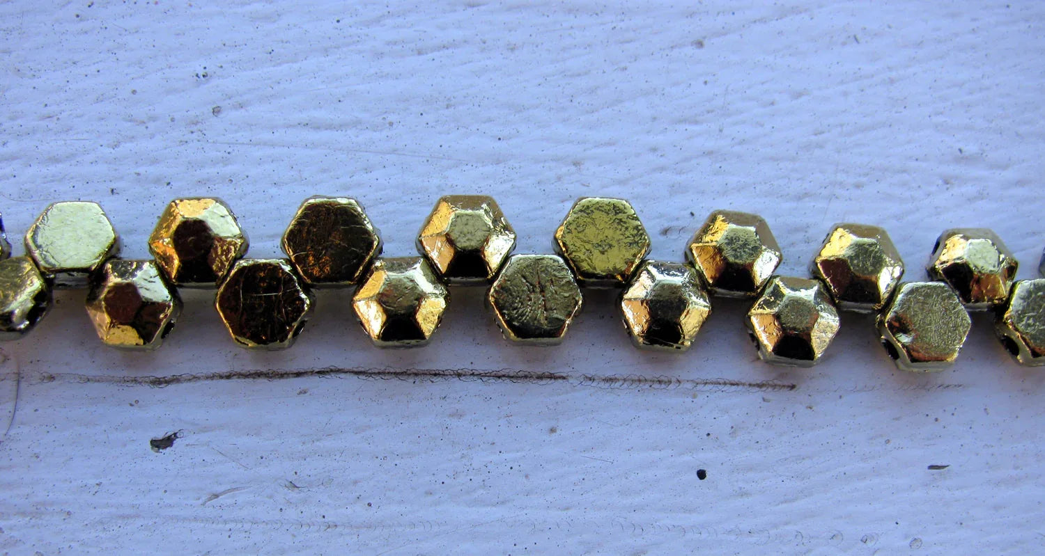 Honeycomb Jewel - Full Amber 6mm, 1 sträng Hilmas Pyssel