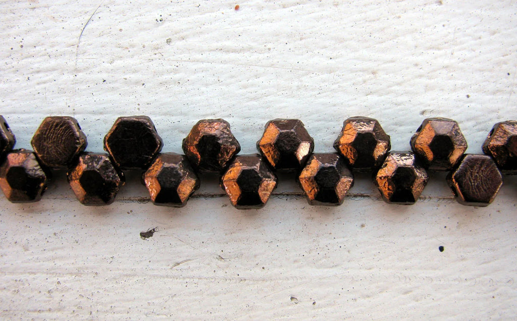 Honeycomb Jewel - Bronze 6mm, 1 sträng Hilmas Pyssel