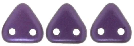 CzechMates Triangle Bead - Tvåhål, Pearl Coat Purple Velvet 6mm, 10 gram CzechMates