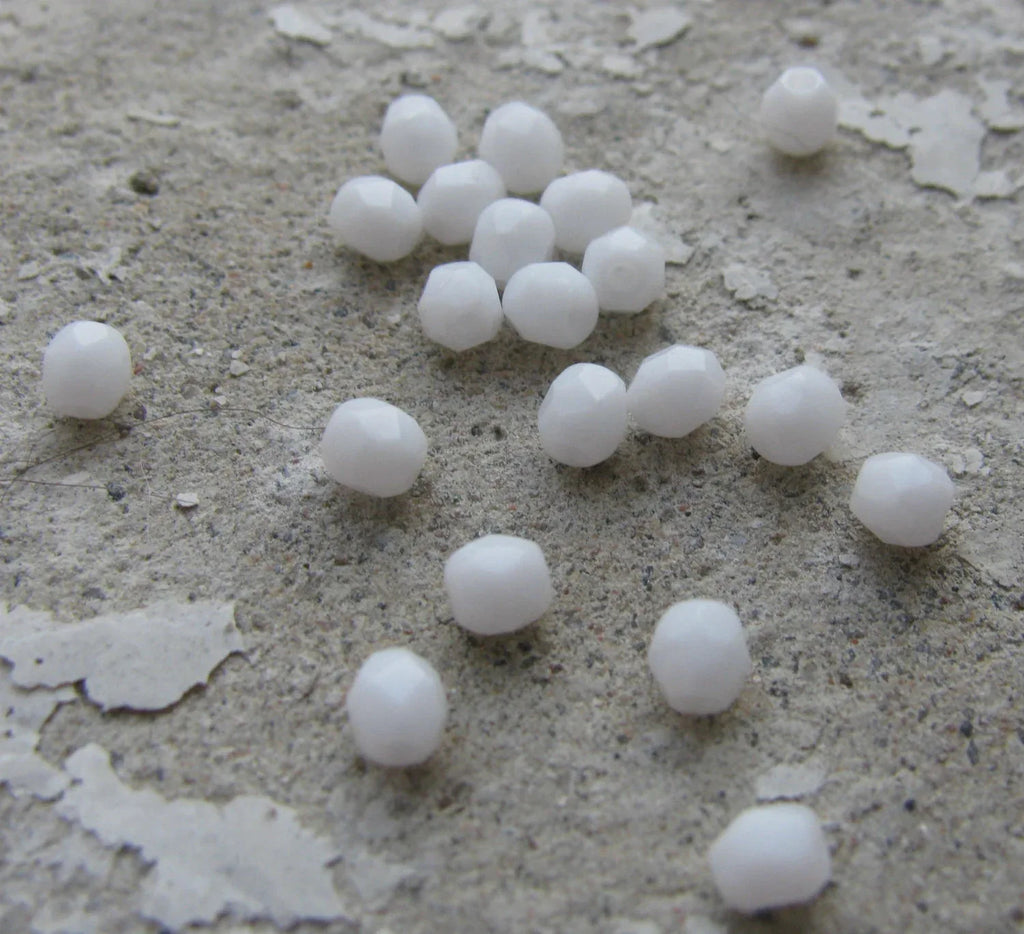 Tjeckiska Firepolish - White 3 mm, 50-pack Hilmas Pyssel