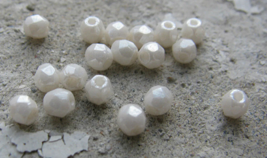 Tjeckiska Firepolish - Luster White 3 mm, 50-pack Hilmas Pyssel