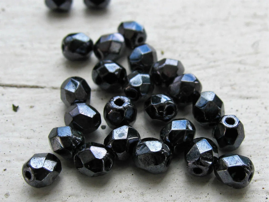 Tjeckiska Firepolish - Luster Gun Metal 4 mm, 50-pack Hilmas Pyssel