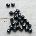 Tjeckiska Firepolish - Luster Gun Metal 4 mm, 50-pack Hilmas Pyssel