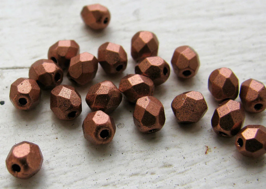 Tjeckiska Firepolish - Matte Metallic Copper 4 mm, 50-pack Hilmas Pyssel
