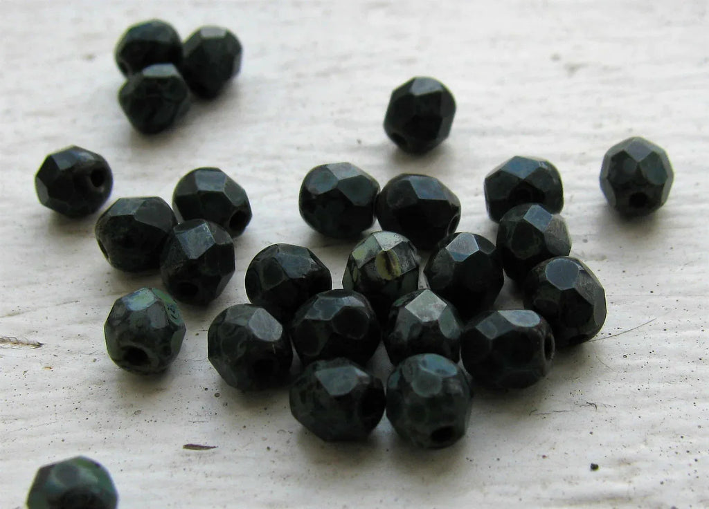 Tjeckiska Firepolish - Matte Jet Picasso 4 mm, 50-pack Hilmas Pyssel