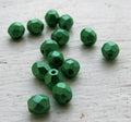Tjeckiska Firepolish - Coated Green 4 mm, 50-pack Hilmas Pyssel