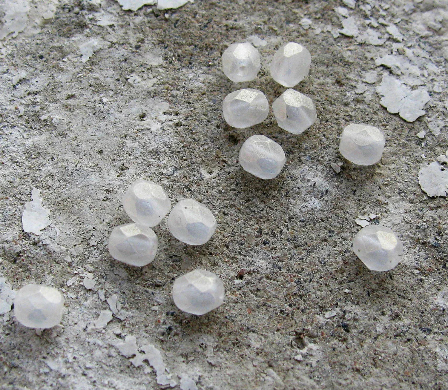 Tjeckiska Firepolish - Sueded Gold Crystal 4 mm, 50-pack Hilmas Pyssel