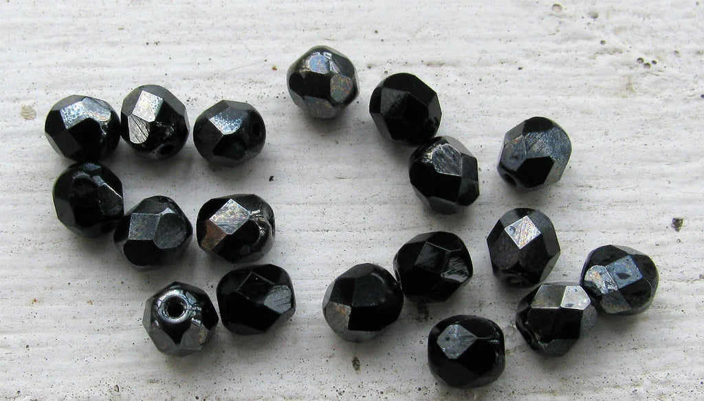 Tjeckiska Firepolish - Hematite 1/2 Coating 6mm, 25-pack Hilmas Pyssel
