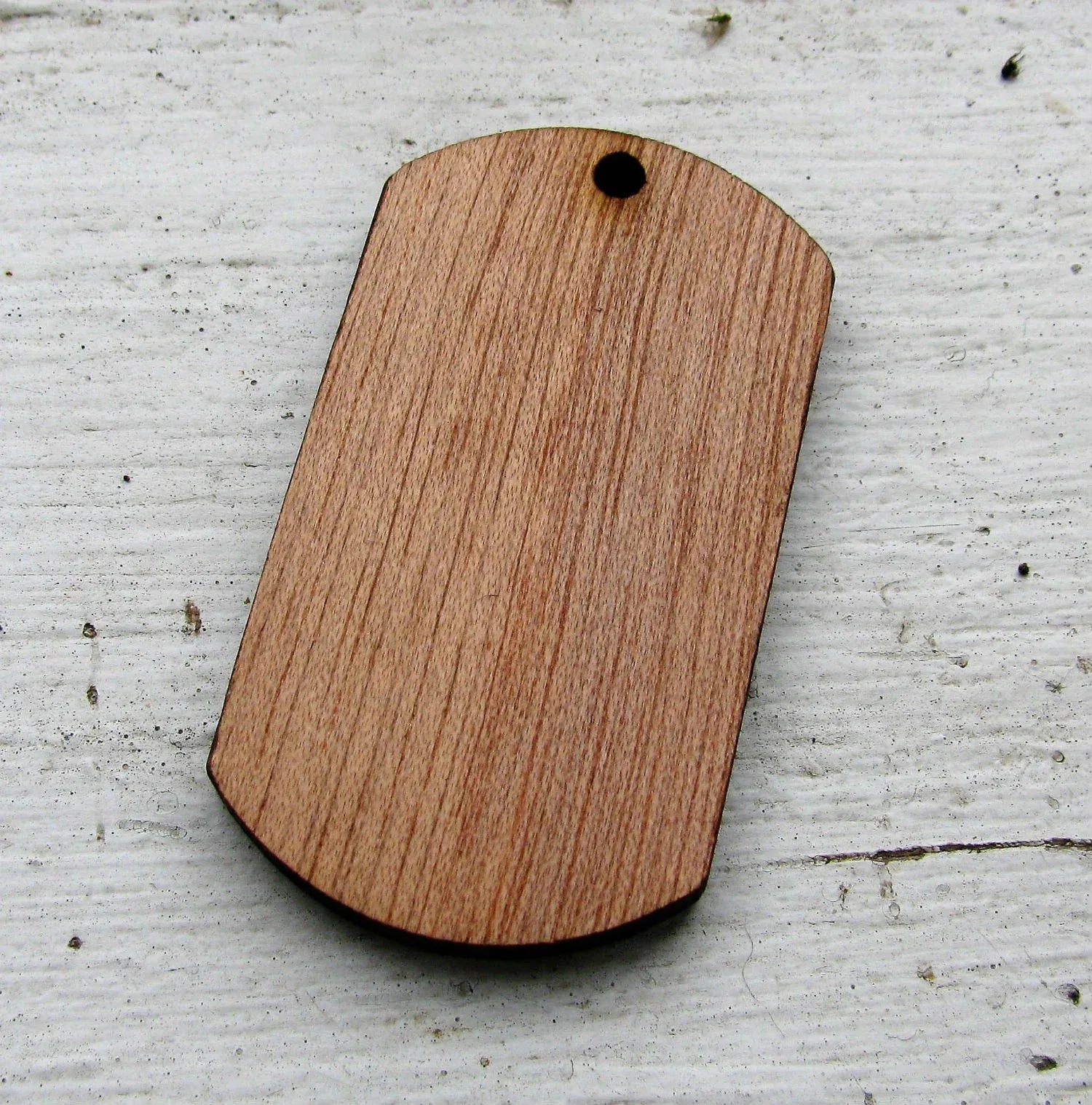 Hänge Trä - Dogtag 49x27mm 1 styck Hilmas Pyssel