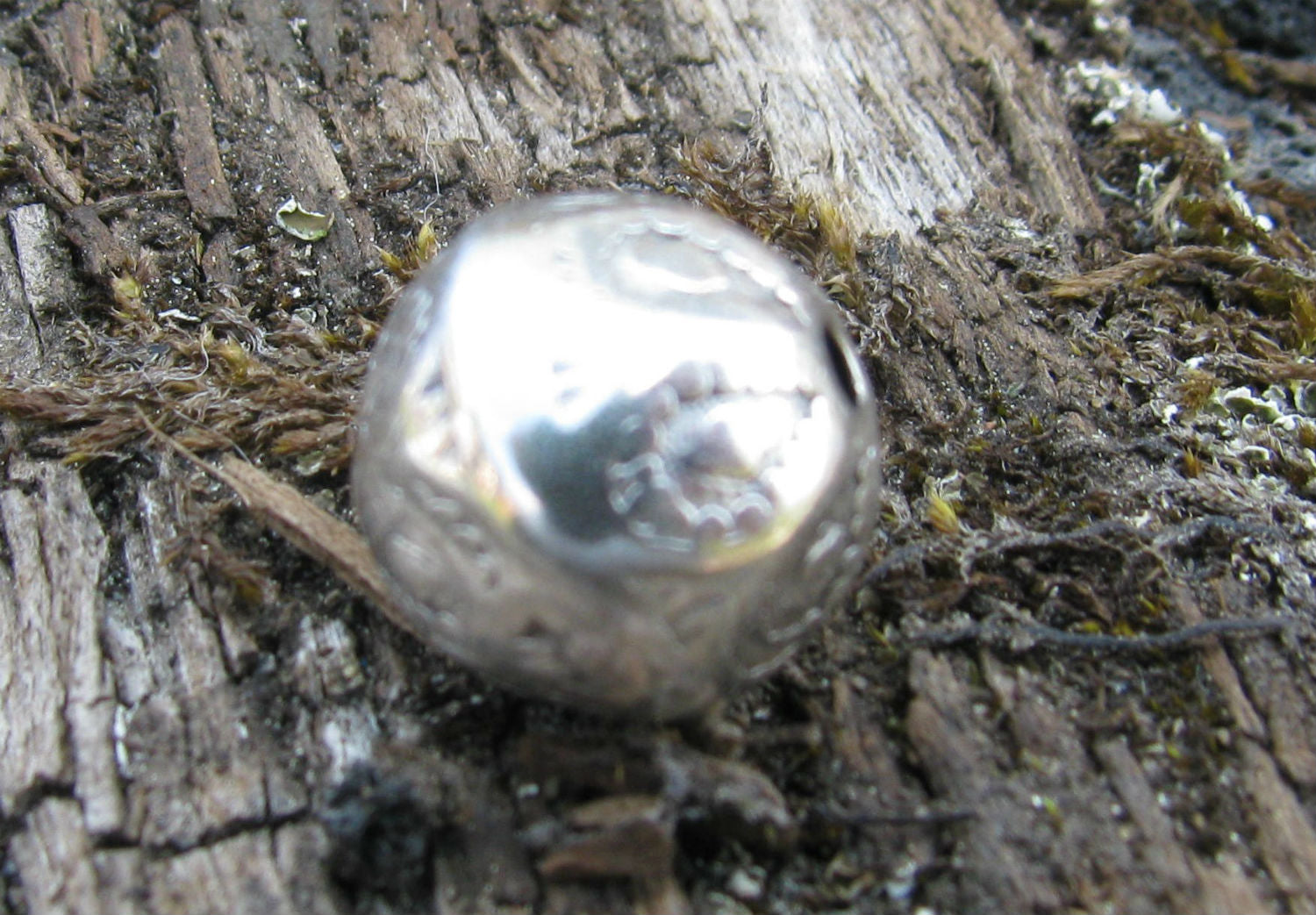 Mellandel silverfärgad - Stor rund med mönster 12mm 1 styck Grekisk Metall