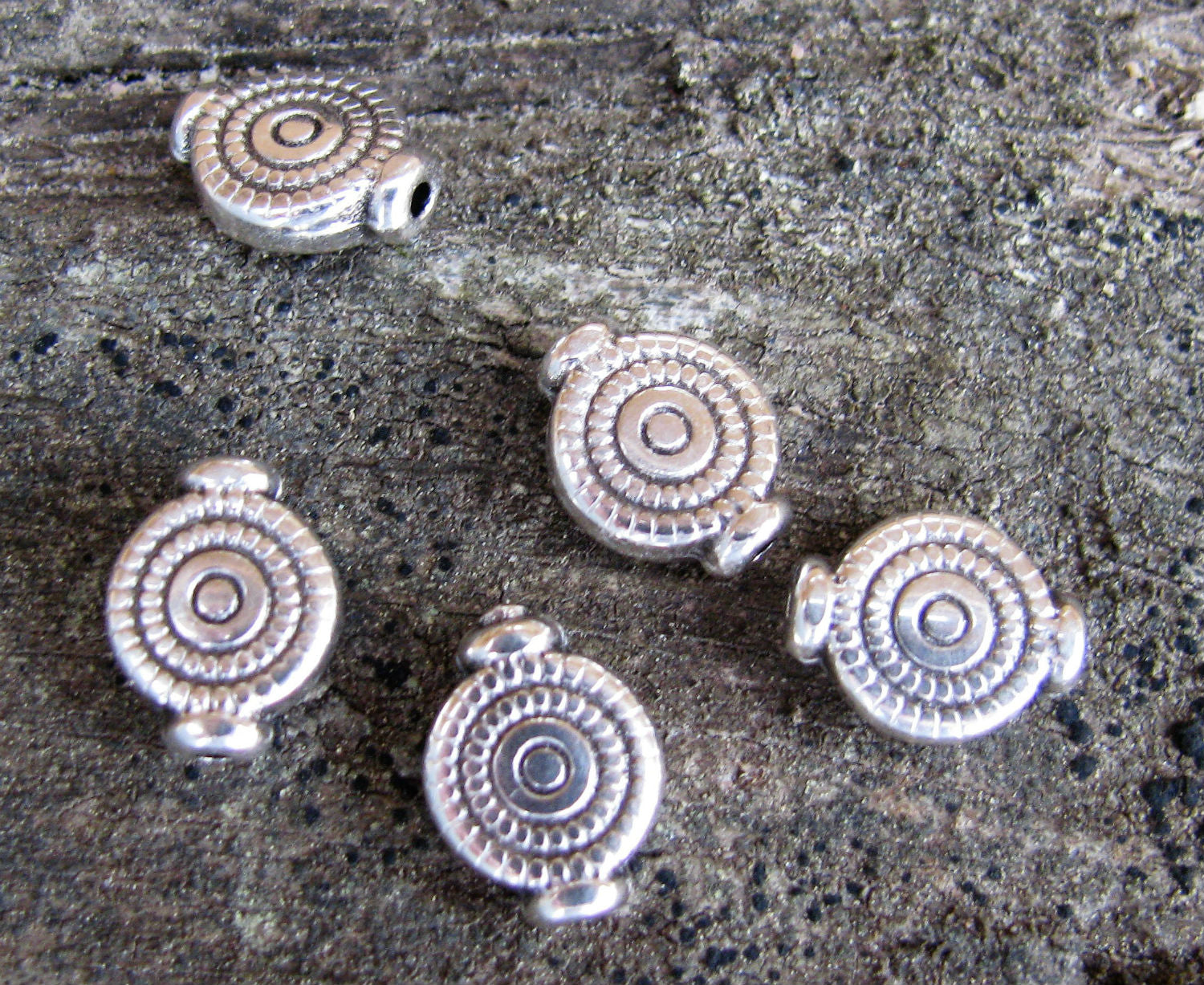 Mellandel Silverfärgad - Platt Rund med Cirklar, 10x8mm, 5-Pack Grekisk Metall