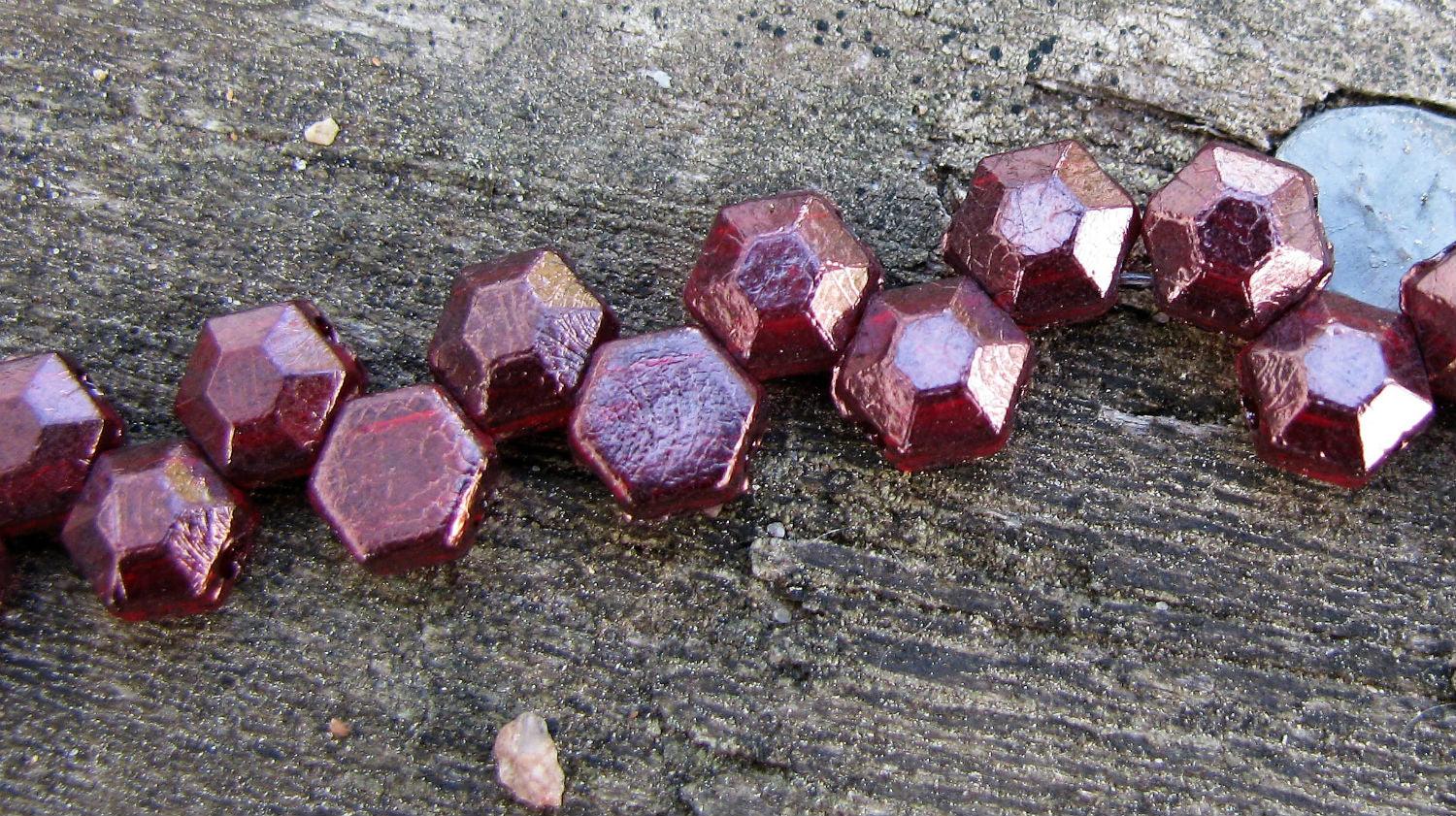 Honeycomb Jewel - Ruby Wine 6mm, 1 sträng Hilmas Pyssel