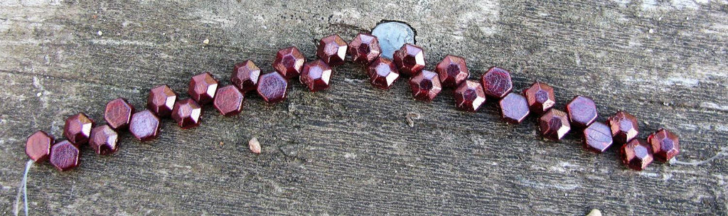 Honeycomb Jewel - Ruby Wine 6mm, 1 sträng Hilmas Pyssel