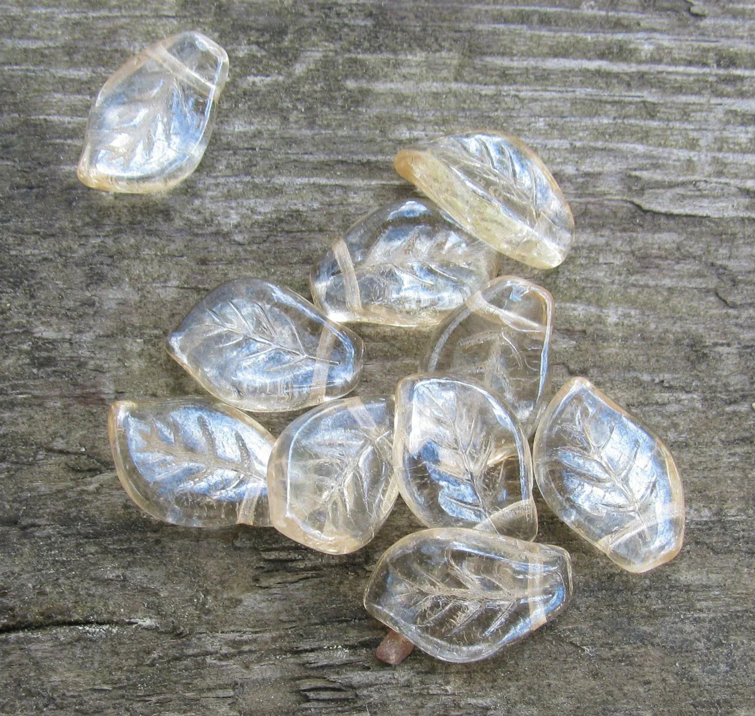 Glaspärlor Löv - Crystal Champagne 9x14mm, 10-pack Hilmas Pyssel