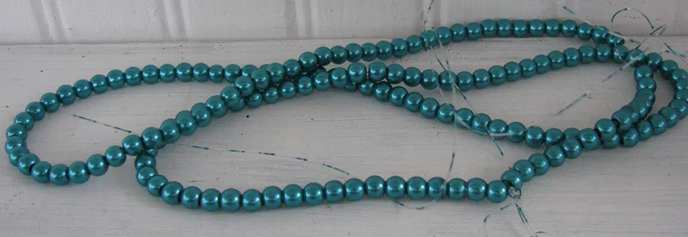 Vaxade Glaspärlor - Ljusteal 6mm 1 sträng Hilmas Pyssel