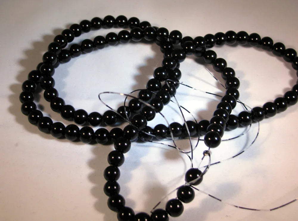 Vaxade glaspärlor - Svart 8mm 1 sträng Hilmas Pyssel