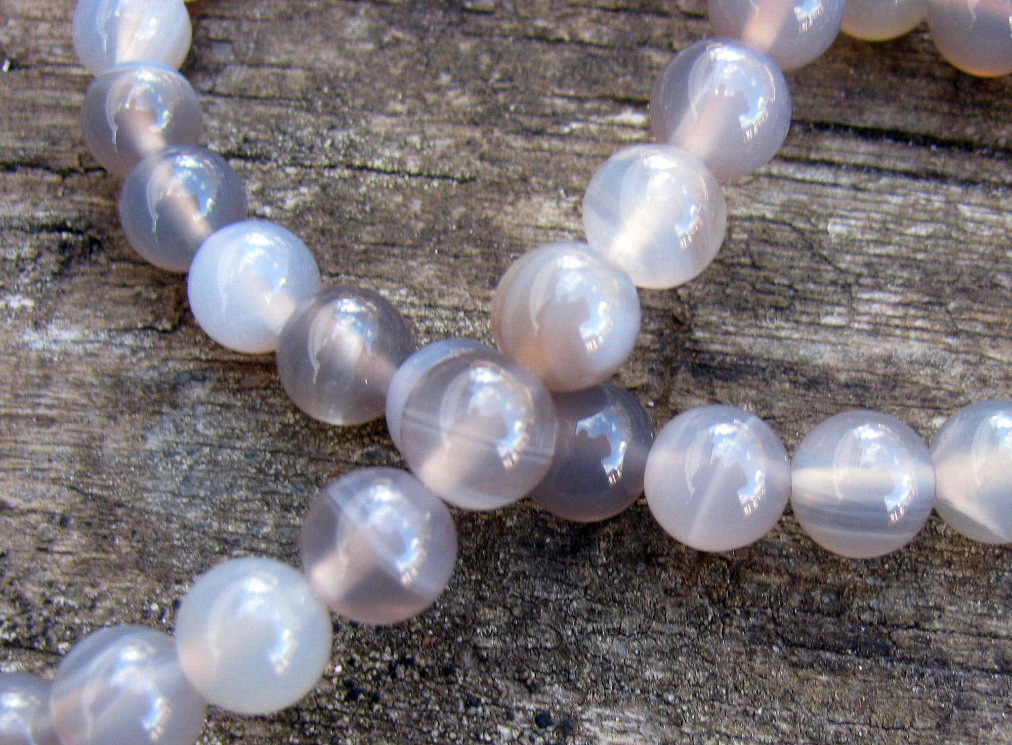 Striped Agat - Grå 8 mm 1 sträng Hilmas Pyssel