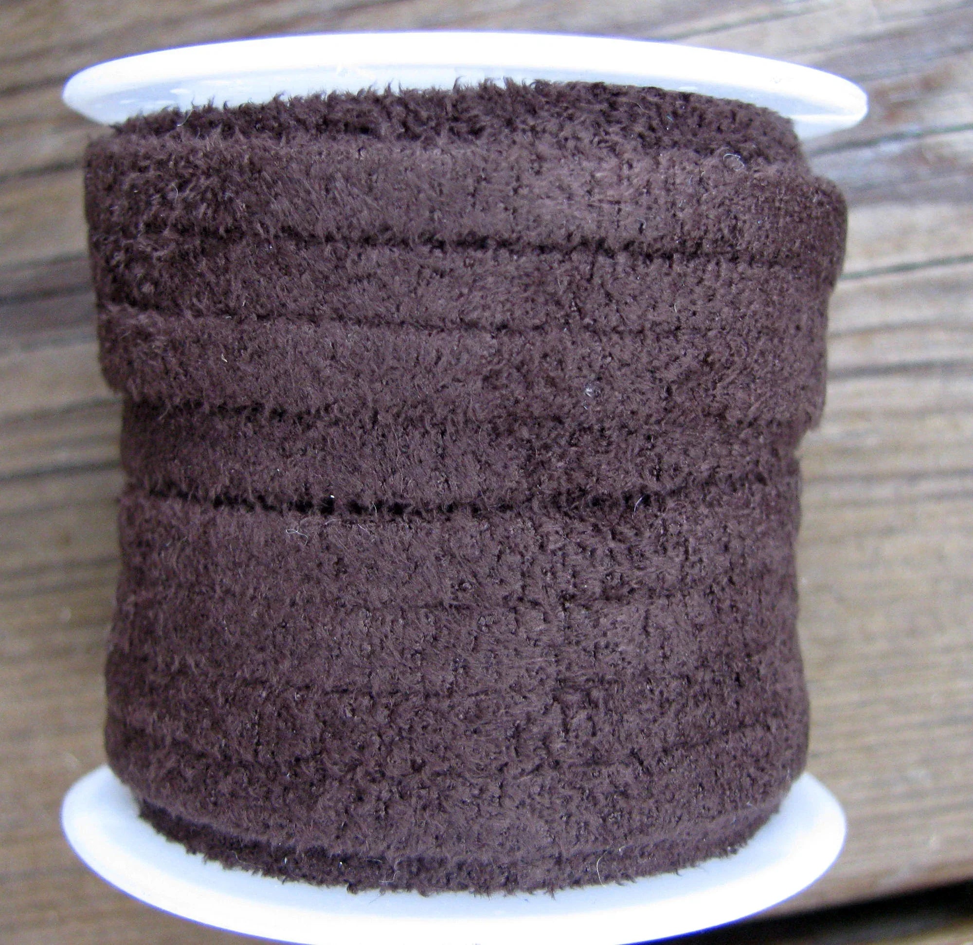 Mockaimitation - Velvet Brun 5mm, 1 m Hilmas Pyssel