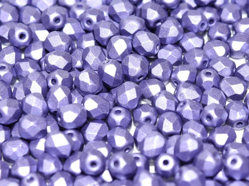 Tjeckiska Firepolish - Metallic Violet 6mm, 25-pack Hilmas Pyssel