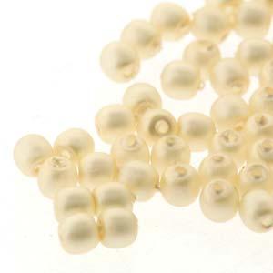 Tjeckiska vaxade glaspärlor - Cream Matt 2mm, 1 sträng Hilmas Pyssel