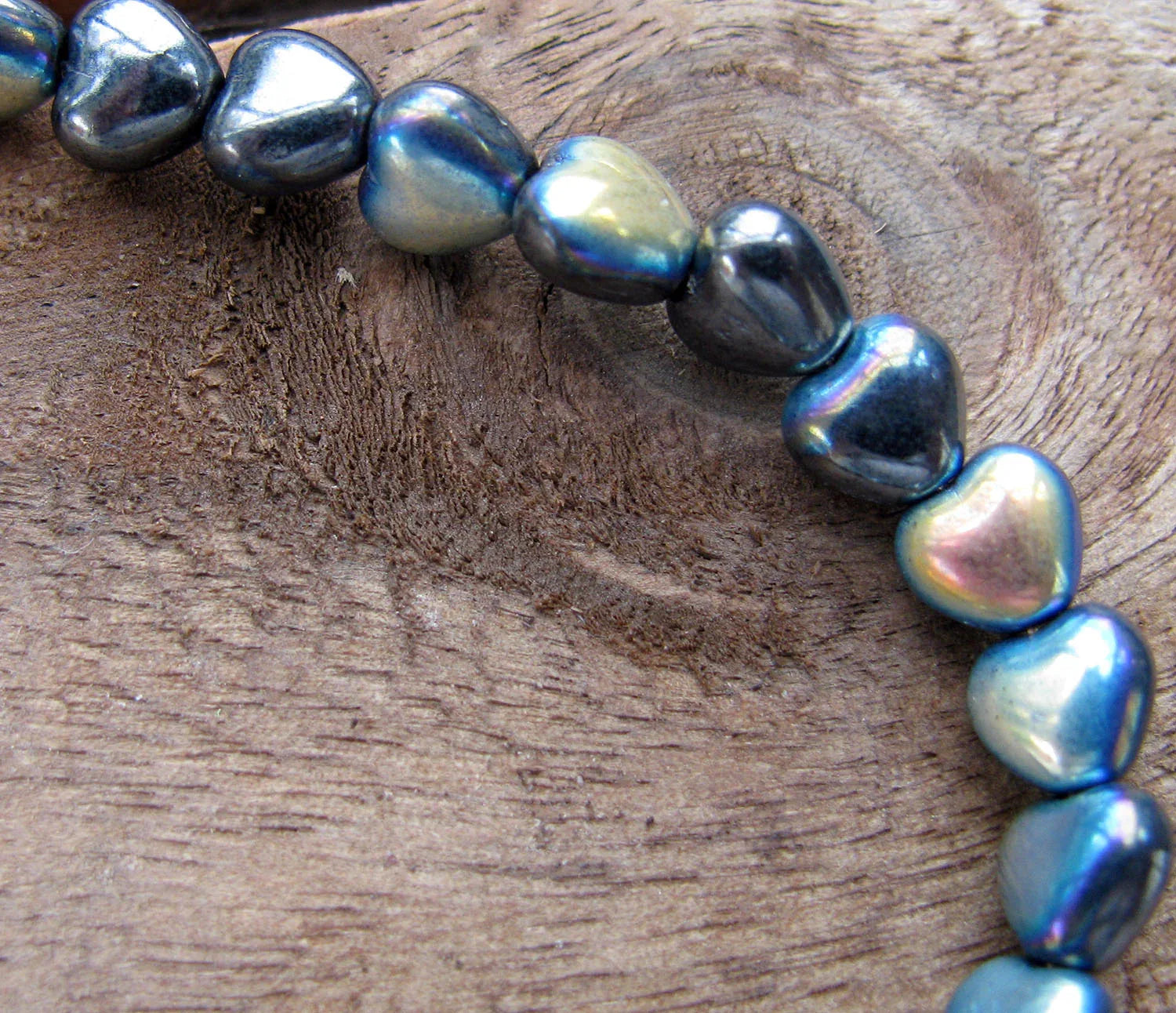 Tjeckiska Glaspärlor - Hjärtan Hematite AB 6mm 1 sträng Hilmas Pyssel