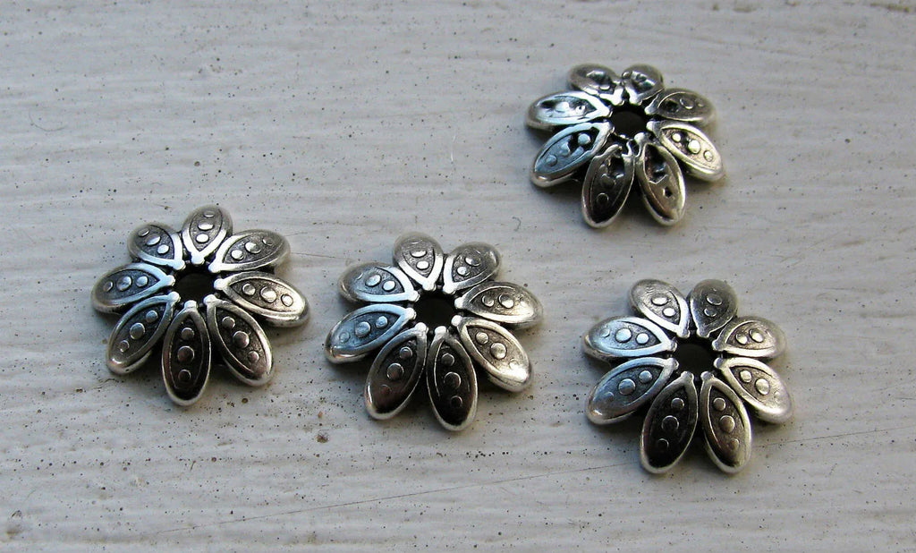 Pärlhattar Silverfärgade - 8 Bladig Blomma 4-Pack - Hilmas Pyssel