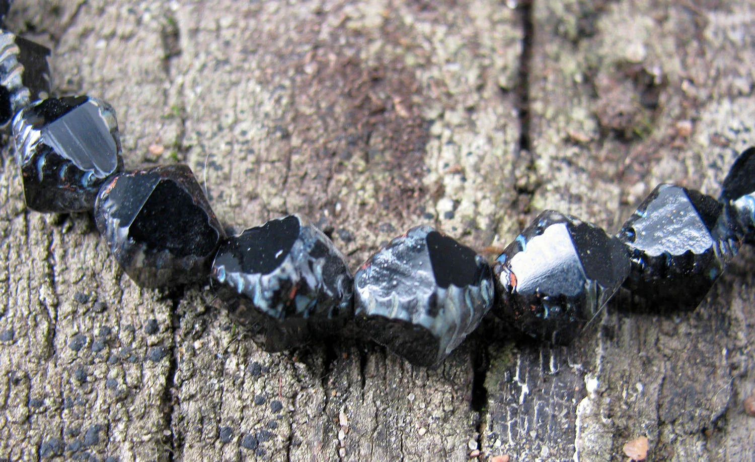 Tjeckiska Glaspärlor - Lantern Svart 8mm, 1 sträng Hilmas Pyssel
