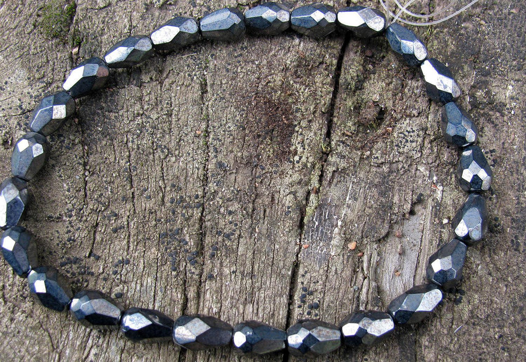 Tjeckiska Glaspärlor - Pear Hematite 10x7mm, 1 sträng Hilmas Pyssel