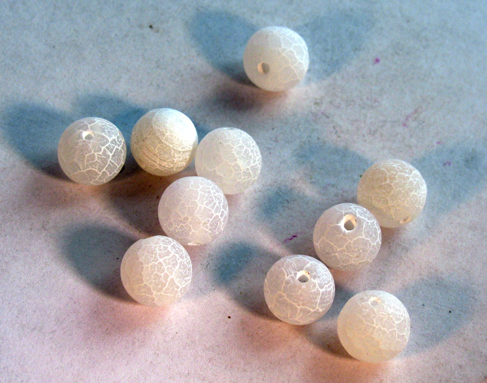 Frostad krackelerad Agat - Vit, 10 mm 1 sträng Hilmas Pyssel