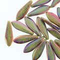 Dagger - Wasabi Laser Opaque Feather 5x16mm, 1 sträng Hilmas Pyssel