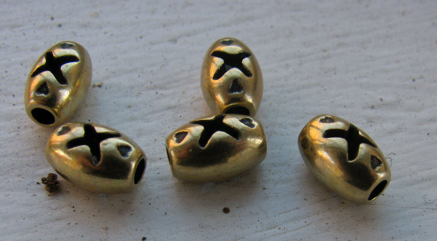 Mellandel Bronsfärgad - Större Tub med Kryss 5x8 mm, 5-pack Grekisk Metall