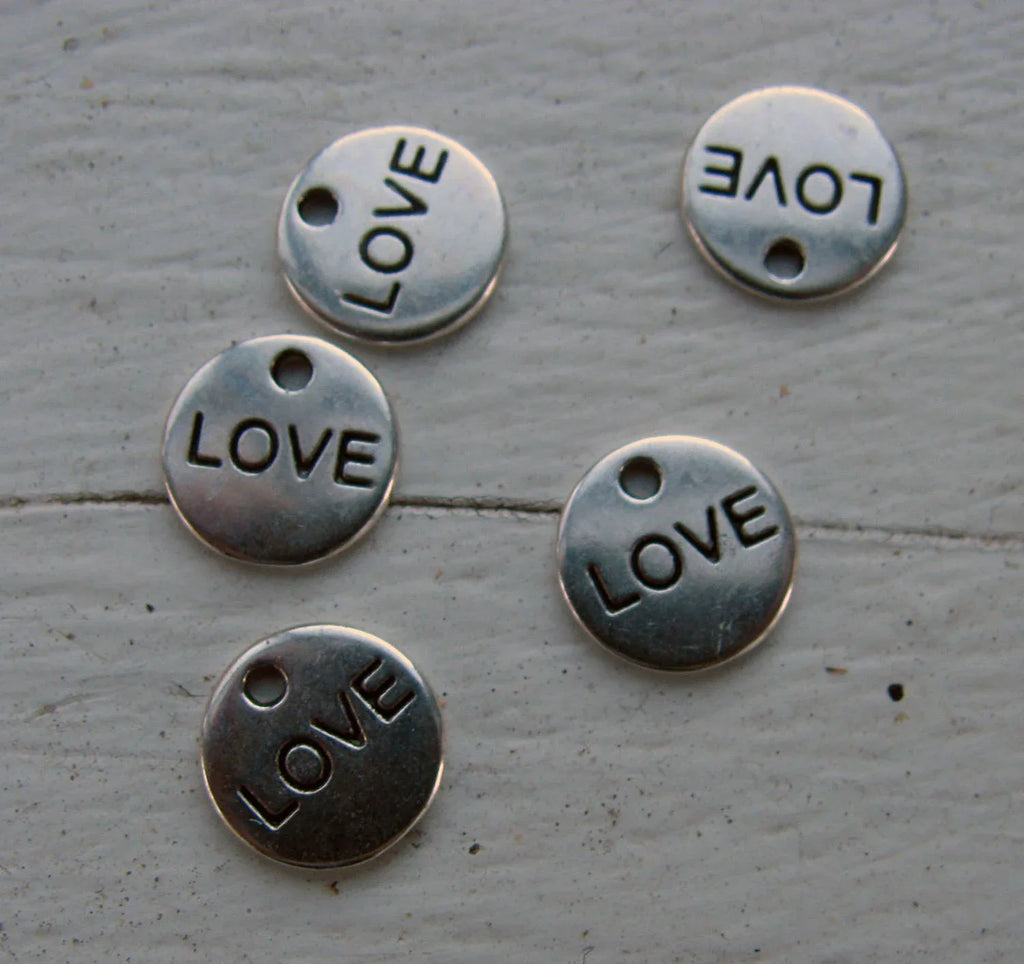Berlock silverfärgad - Rund Love 10mm 5-pack Grekisk Metall