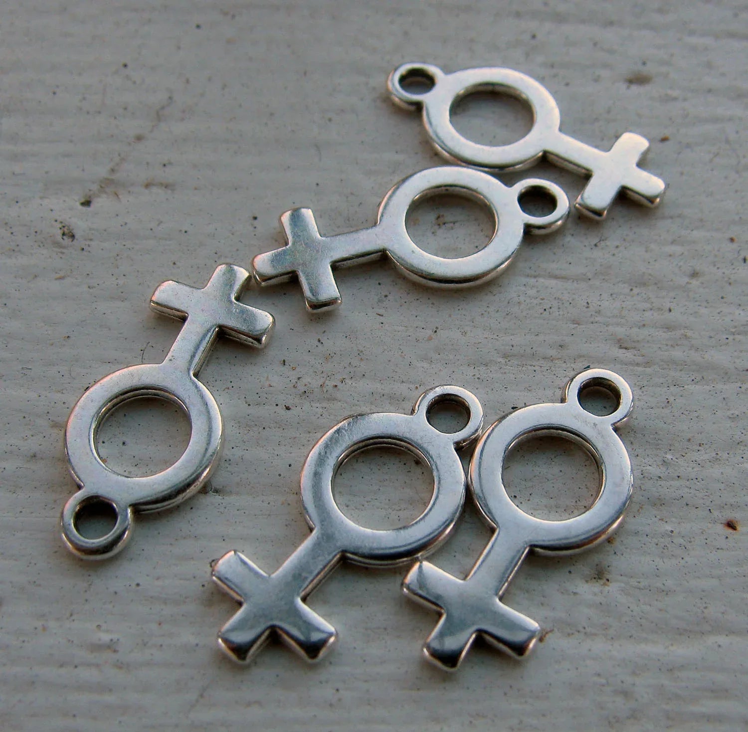 Berlock Silverpläterad - Symbol Kvinna 14x8mm 5-pack Grekisk Metall