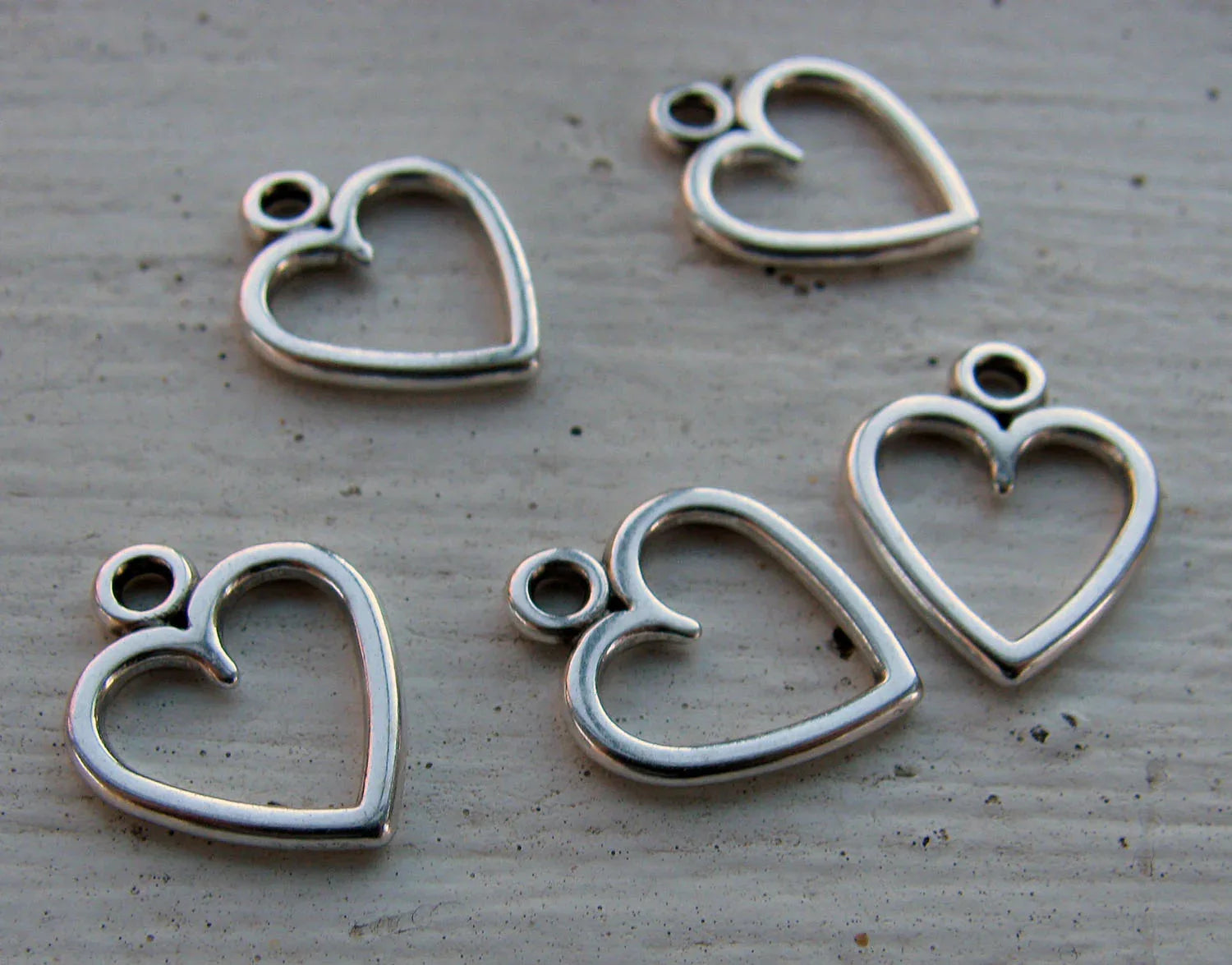 Berlock silverfärgad - Ihåligt hjärta 12x11mm 5-pack Grekisk Metall