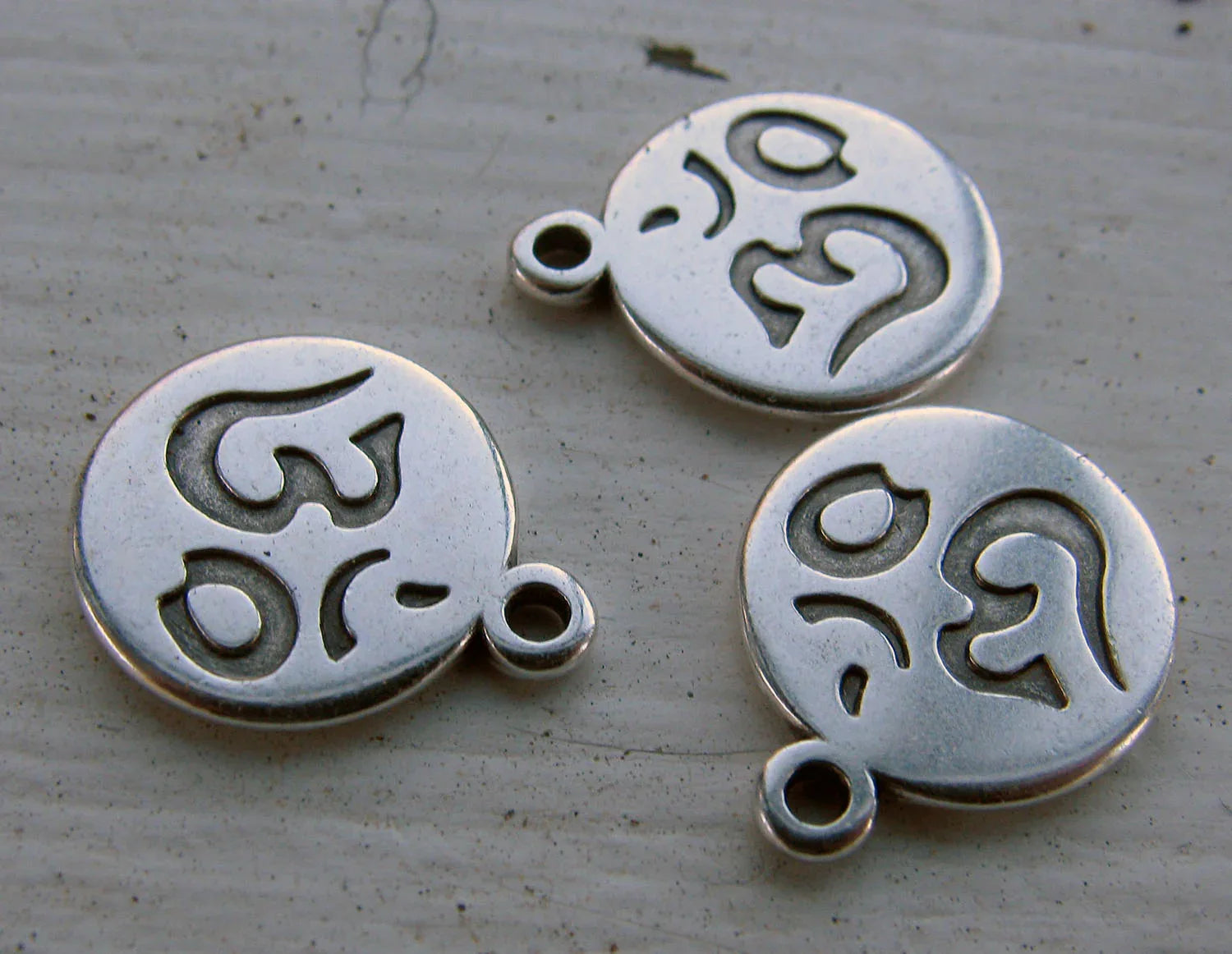 Berlock silverfärgad - Rund 13mm 3-pack Grekisk Metall