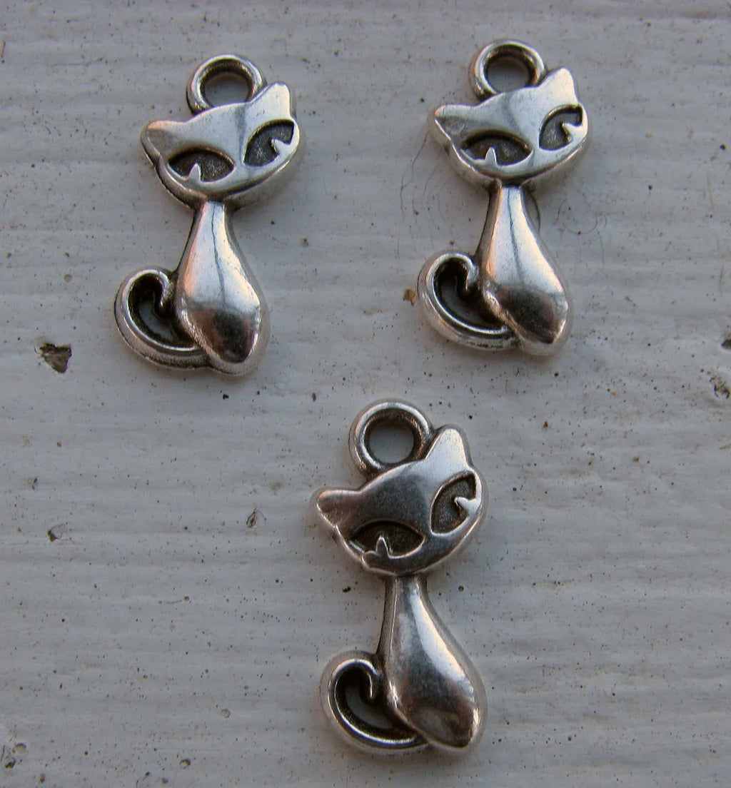 Berlock Silverfärgad Katt med Sneda Ögon 9x14mm 3-pack Grekisk Metall