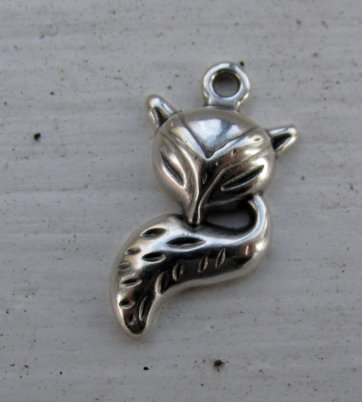 Berlock Silverpläterad - Räv 13x20mm 1 styck Grekisk Metall