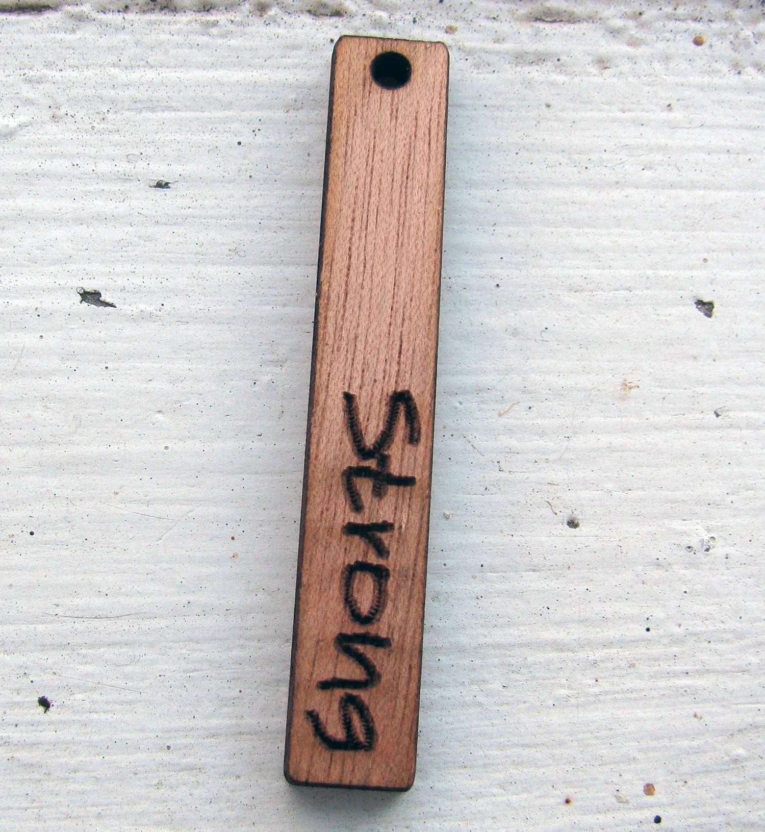 Hänge Trä - Strong 60x10mm, 1 styck Hilmas Pyssel